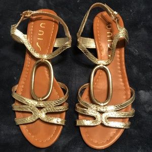 Unisa gold sandals sz 6